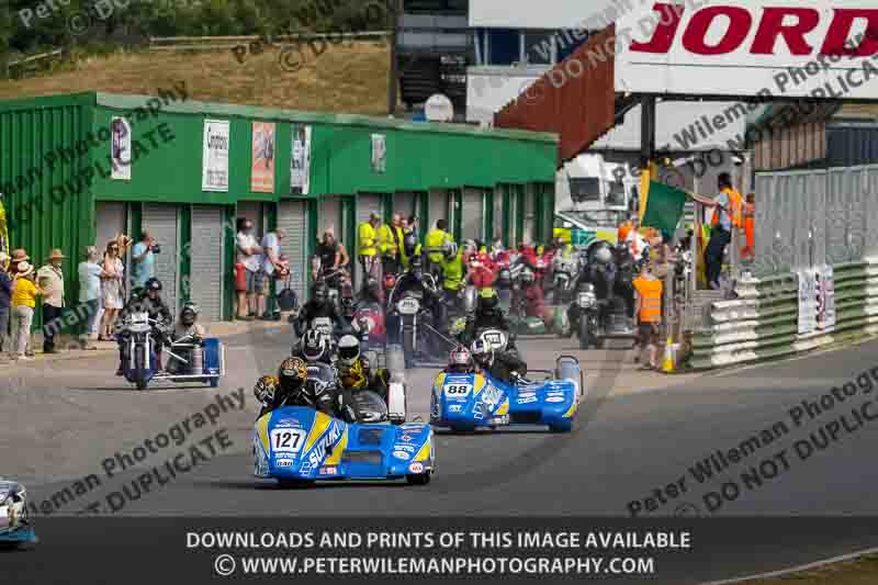 Vintage motorcycle club;eventdigitalimages;mallory park;mallory park trackday photographs;no limits trackdays;peter wileman photography;trackday digital images;trackday photos;vmcc festival 1000 bikes photographs